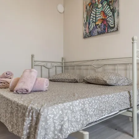 Luxury Block District Apartament Tirana