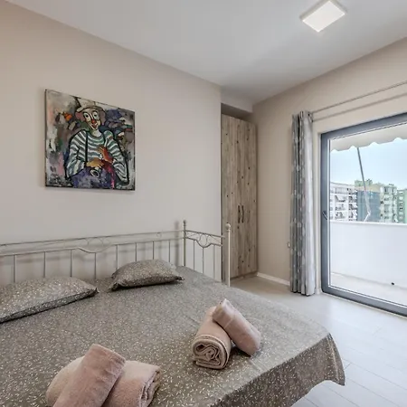 Luxury Block District טיראנה