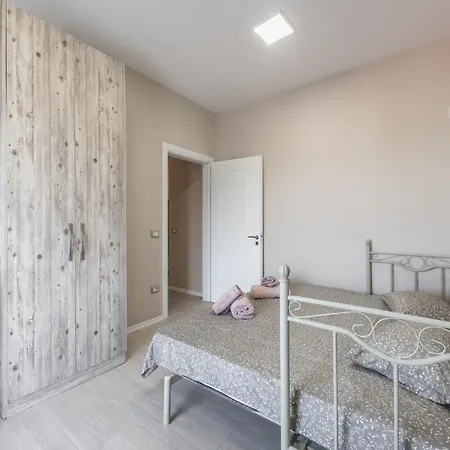 Luxury Block District טיראנה